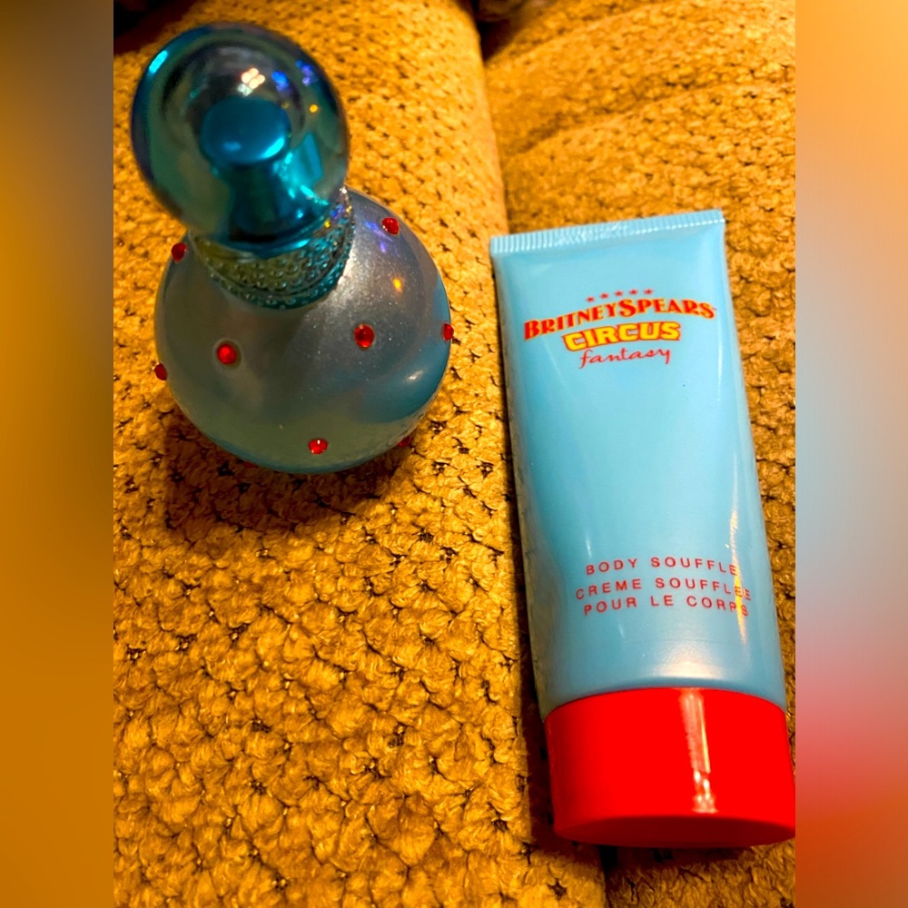 NEW Circus 🎪perfume with lotion